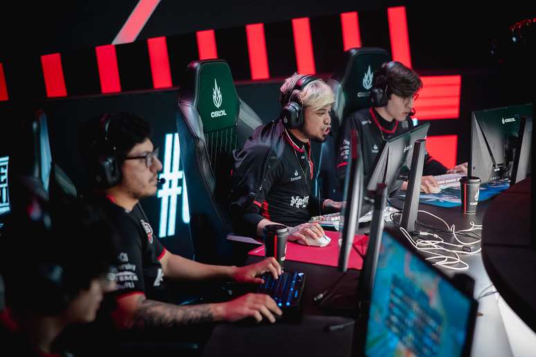 RED Canids perdeu para a LOUD no Upper Bracket - 