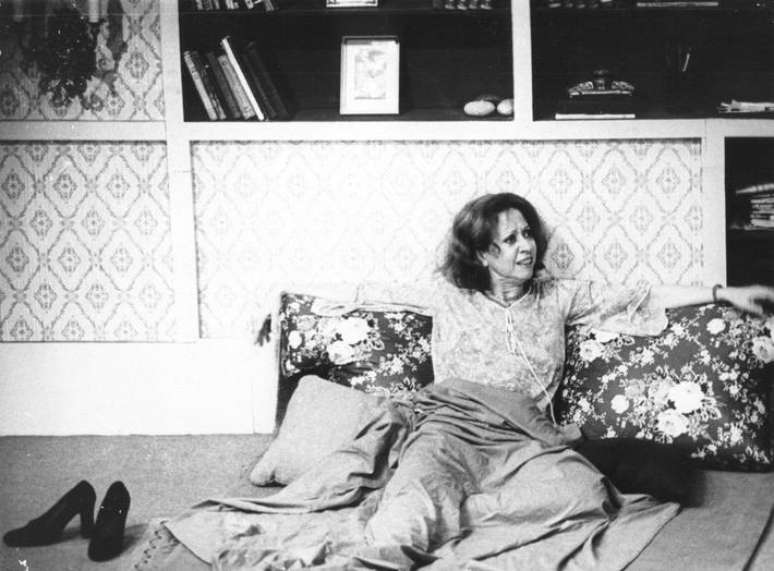 Fernanda Montenegro na pe&ccedil;a '&Eacute;...'