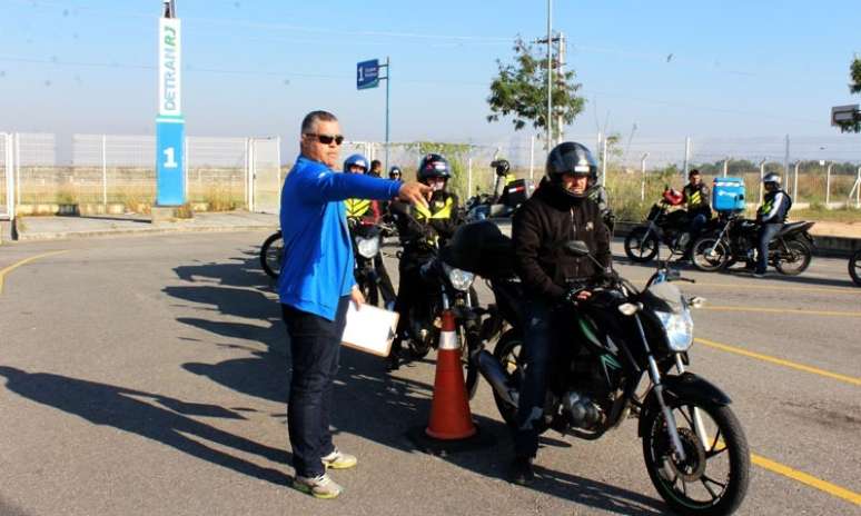 Detran.RJ offers courses for motor transporters and motorbike taxis