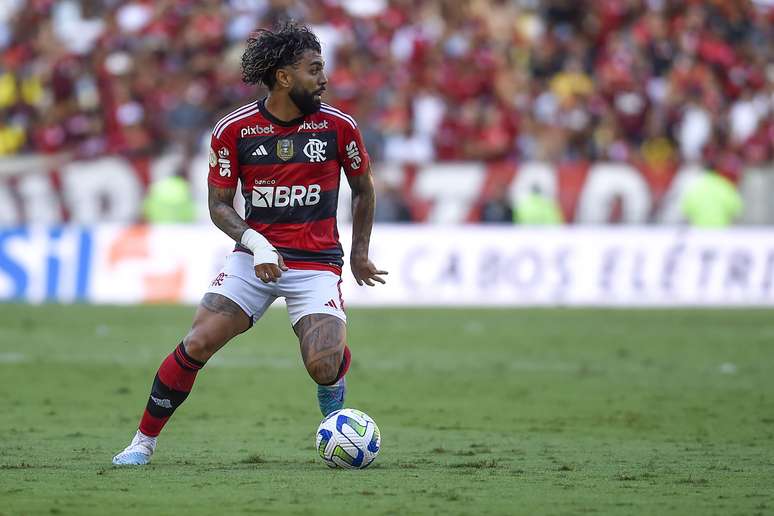 Wesley leva terceiro cartão amarelo e está fora da decisão contra o Grêmio  no Maracanã