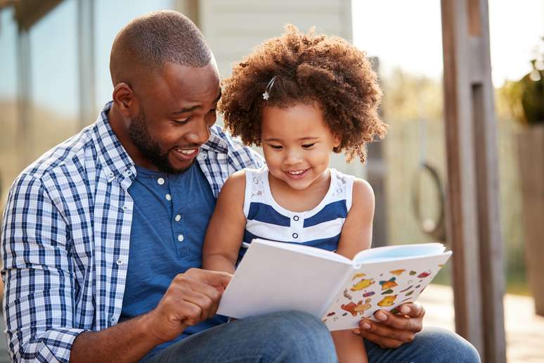 Família deve incentivar a leitura para as crianças