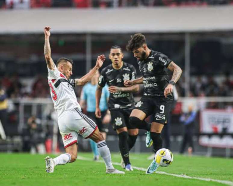 Flamengo e Corinthians empatam 1º jogo da semifinal da Copa do