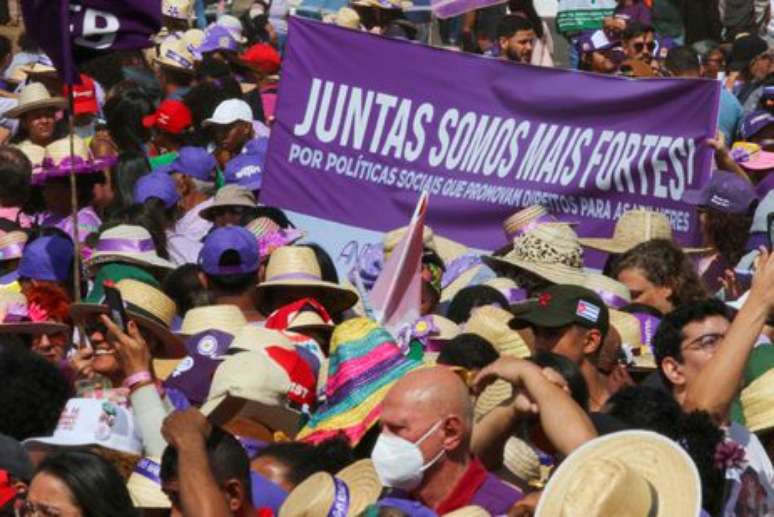 Lula cria pacto nacional de prevenção a feminicídios  