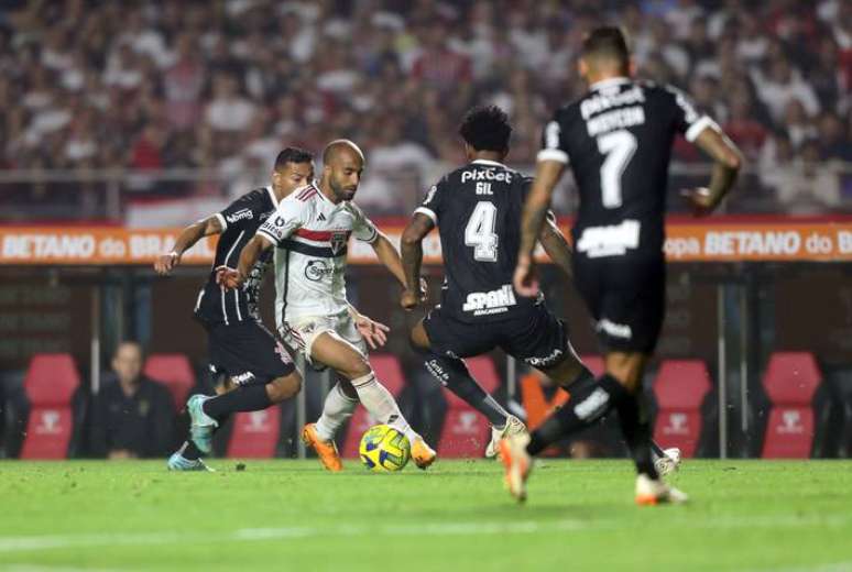 A Gazeta  São Paulo elimina Corinthians e vai à final da Copa do Brasil