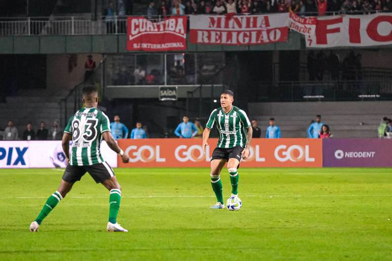 Coritiba Encaminha Venda De Thiago Dombroski Para Clube Belga, Afirma ...