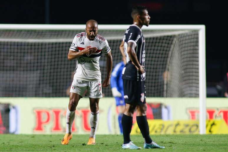 Angulo quer jogar bem pelo Santos para disputar a Copa do Mundo