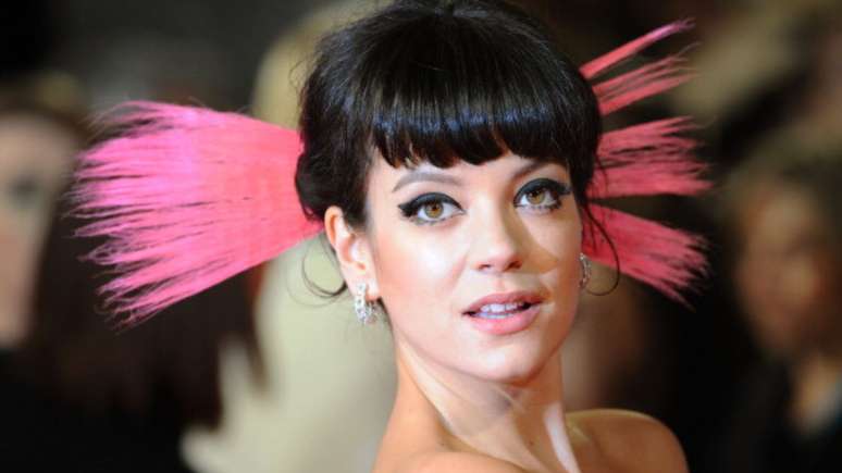 Lily Allen revela ter perdido a virgindade no Brasil: "Um tal de Fernando"