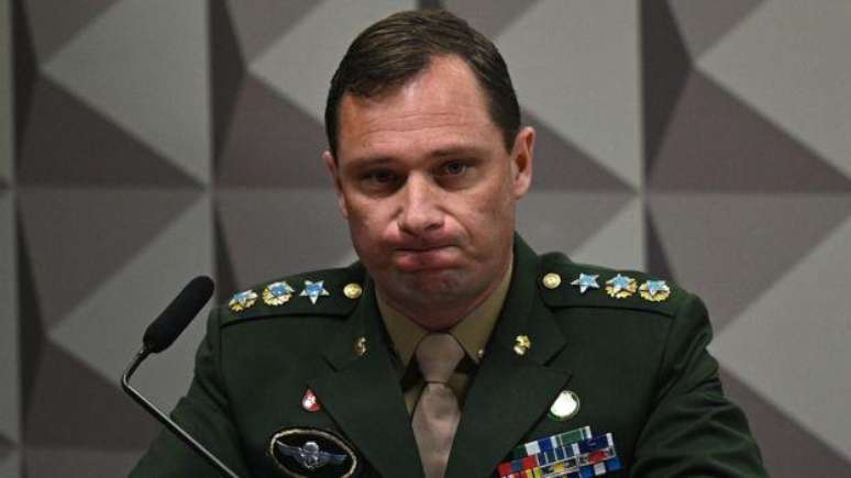 Ex-ajudante de ordens de Bolsonaro, tenente-coronel Mauro Cid é apontado como 'intermediário' das vendas