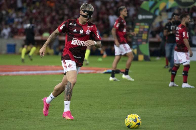 Por que Gerson não joga pelo Flamengo contra o Grêmio, pela Copa