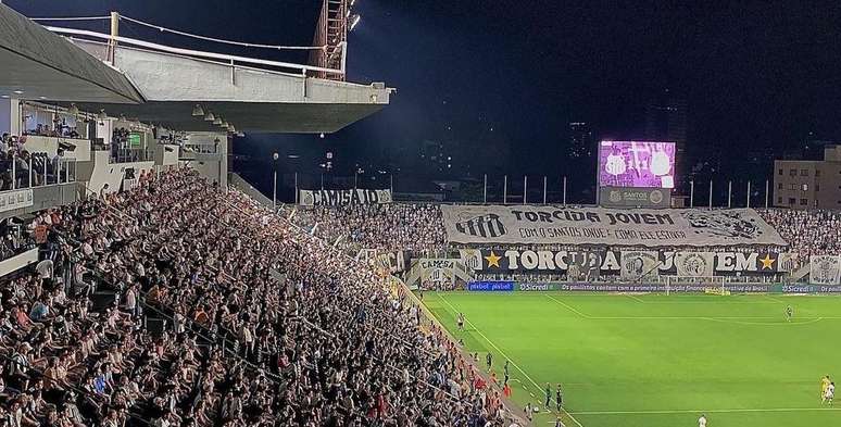 Clima de jogo: Santos faz treino aberto e torcida lota Vila BelmiroJogada  10