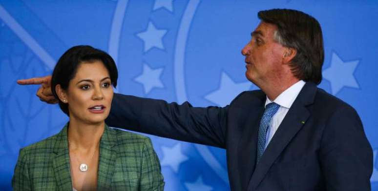 O ex-presidente da República Jair Bolsonaro com a ex-primeira dama, Michelle Bolsonaro.