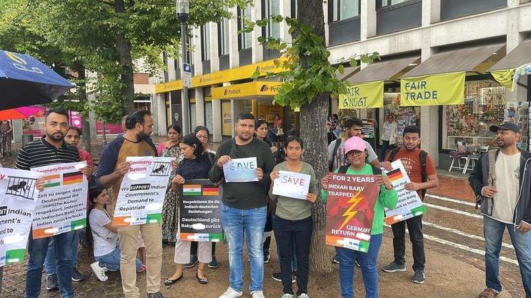 Houve vários protestos pedindo a repatriação da criança em cidades como Frankfurt e Darmstad (foto)