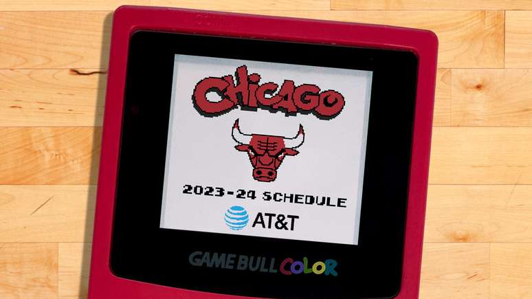 Chicago Bulls apresenta calendário de jogo ao estilo do clássico Pokémon Red & Blue de Game Boy.