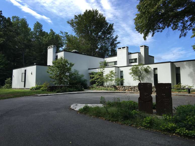 Airbnb: 10 Bauhaus-style accommodations for design lovers