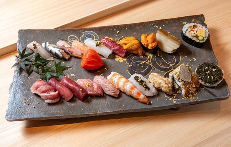 Restaurante japonês bate recorde do Guinness Book com combinado de 20 peças