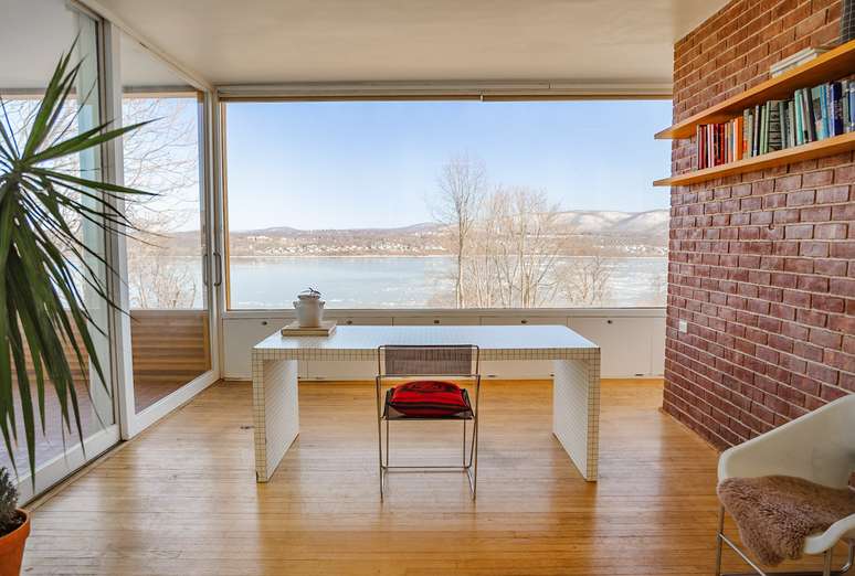 The Philip Johnson Wolfhouse, USA.