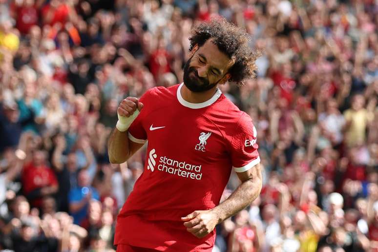 Salah celebra gol marcado pelo Liverpool 