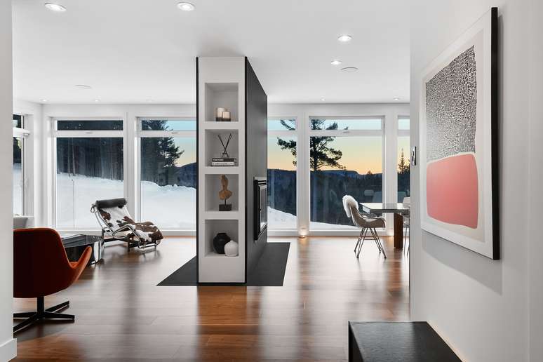 Chalet in the forests of Canada.