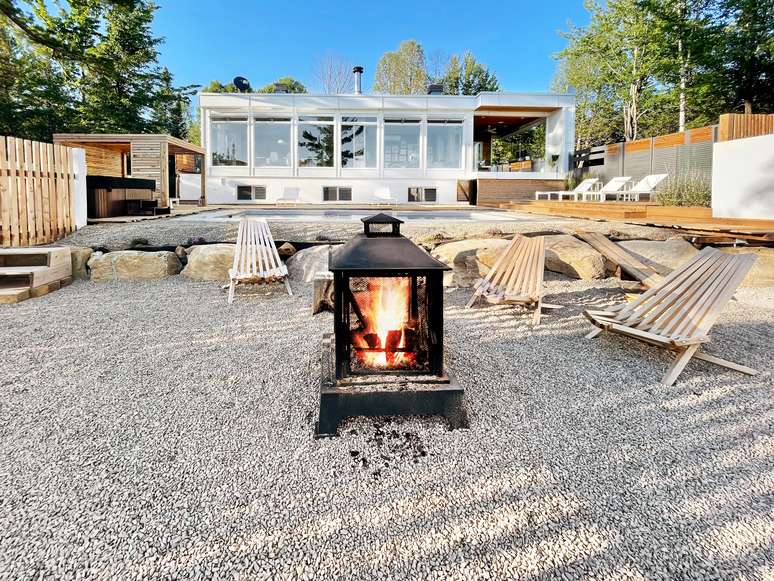 Chalet in the forests of Canada.