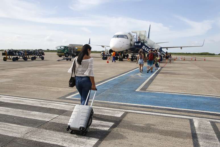 Milhares de viajantes brasileiros serão afetados com os cancelamentos