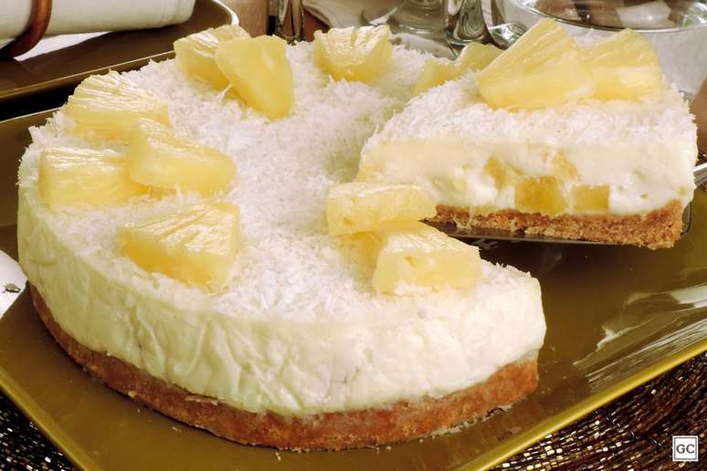 Pineapple cake with ricotta and coconut: a surprising recipe