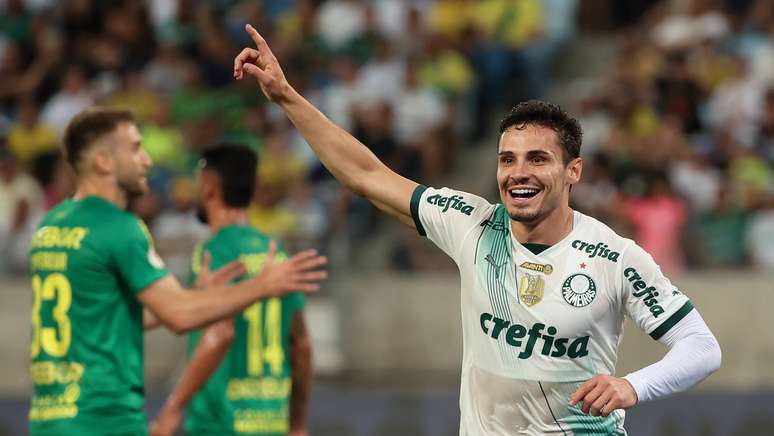 With a great performance, Raphael Veiga reached 78 goals for Palmeiras and equaled Alex
