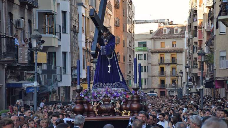 'Senhor, mandai-nos chuva!', clamaram os fiéis em procissão na província olivícola de Jaén, na Espanha