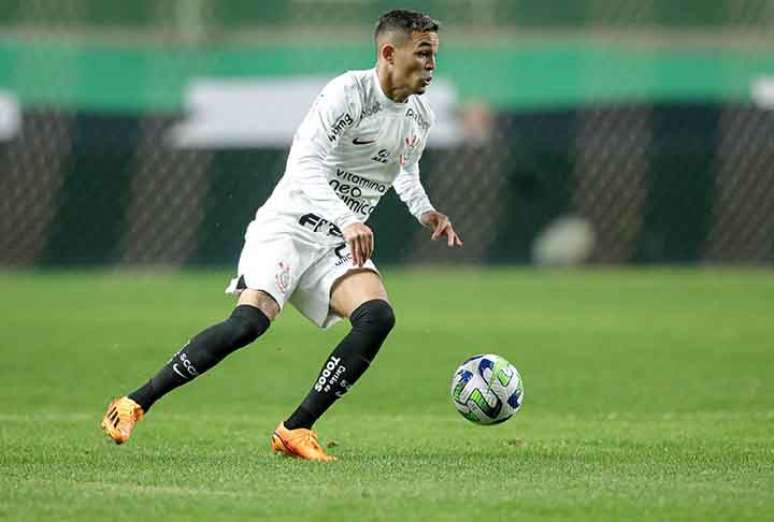 Adson leaves Corinthians for Nantes from France