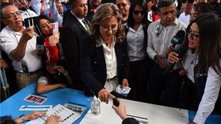 Esta foi a terceira vez em que a candidata Sandra Torres, que n&atilde;o apareceu publicamente ap&oacute;s os resultados eleitorais, chegou perto da presid&ecirc;ncia da Guatemala