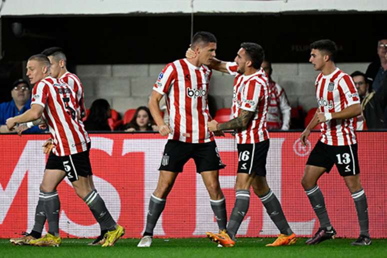 Estudiantes bateu o Goi&aacute;s, e agora encara o Corinthians &ndash;