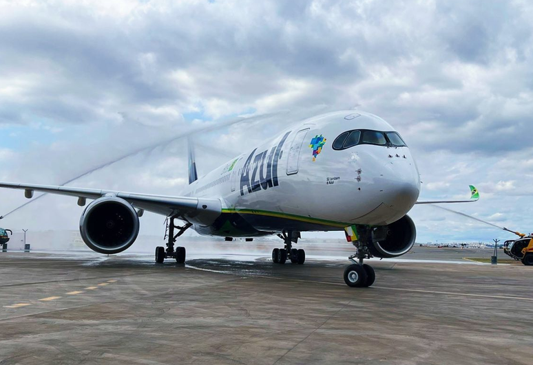 Aeronave da Azul no aeroporto de Viracopos em Campinas