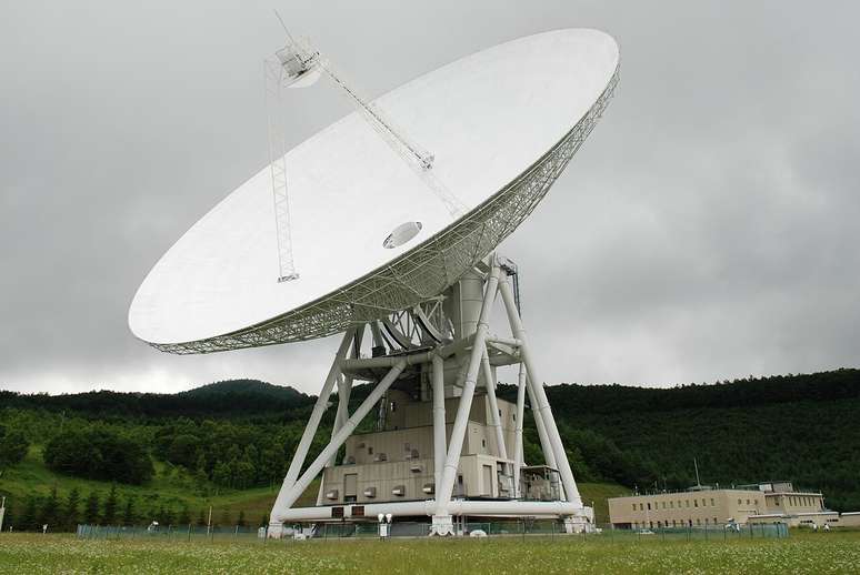 Antena de 64 metros no Usuda Deep Space Center, no Japão