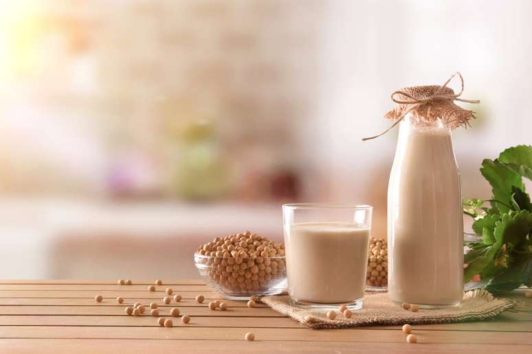 A bebida à base de soja apresenta composição nutricional semelhante ao leite de vaca 