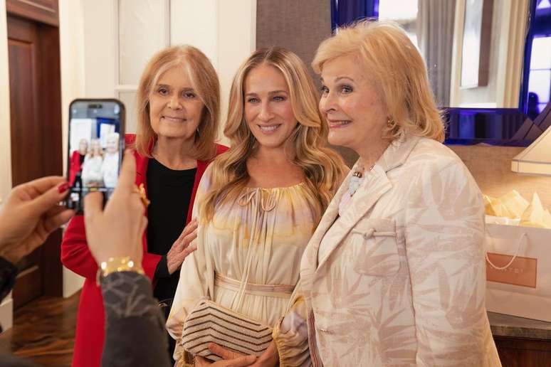 Em cena de "Sex and the City - And Just Like That": participa&ccedil;&atilde;o como ela mesma e fala potente sobre etarismo