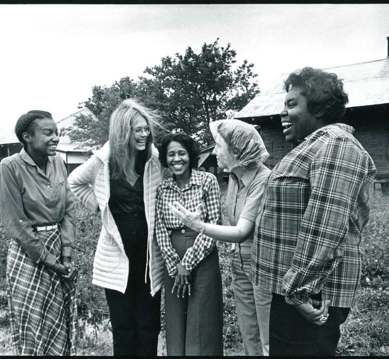 Em uma de suas muitas viagens pelos Estados Unidos: escuta ativa de mulheres diversas