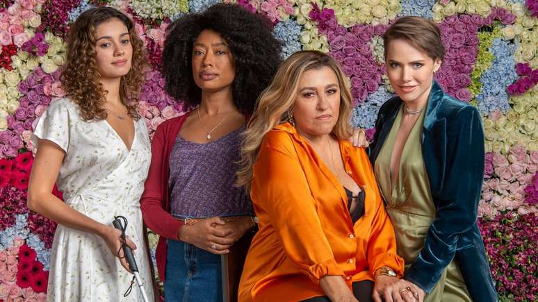 Sophie Charlote, Mariana Nunes, Regina Casé e Leticia Colin, protagonistas de 'Todas as Flores'.