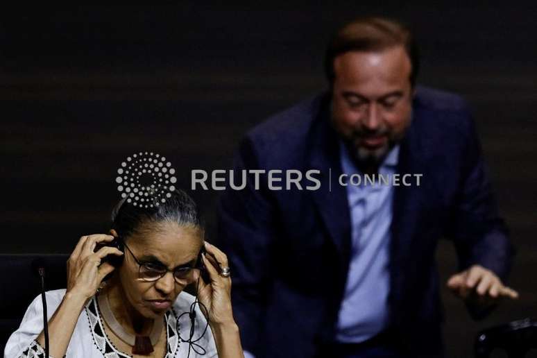 Ministra do Meio Ambiente, Marina Silva, gesticula perto do Ministro de Minas e Energia, Alexandre Silveira, durante a Cúpula da Amazônia no Centro de Convenções Hangar em Belém, Pará
09/085/2023
REUTERS/Ueslei Marcelino