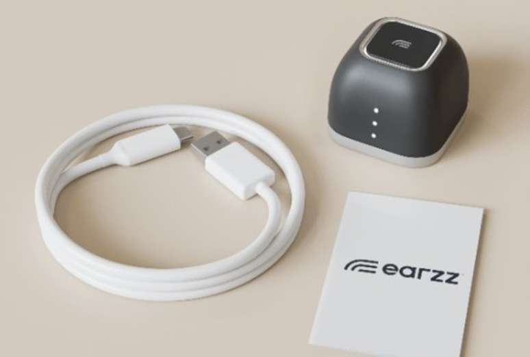 Monitor de sons da Earzz mede poucos cent&iacute;metros e se conecta ao celular