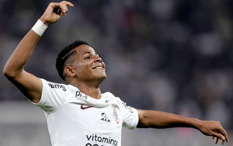 Wesley recém fez o primeiro gol como profissional e já deve ganhar presente  do Corinthians