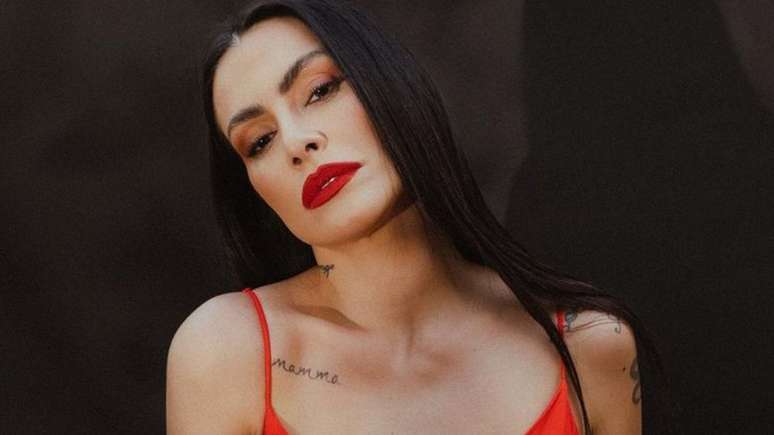 Cleo Pires looks slim in see-through dress: ‘Powerful’