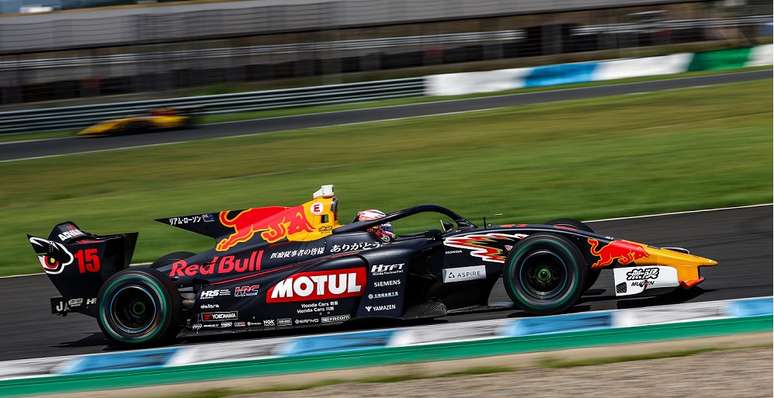 Liam Lawson em ação na Super Formula japonesa em Motegi