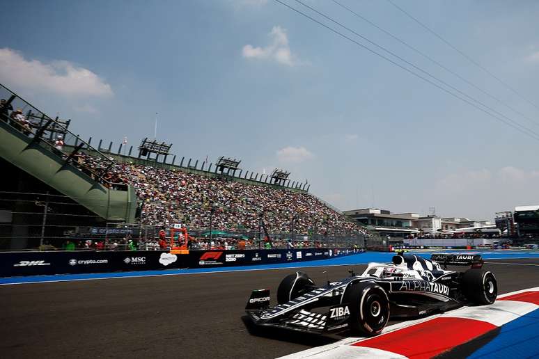 Lawson andando na AlphaTauri no Treino Livre do GP do México de 2022