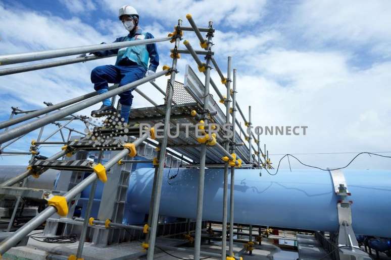 Imprensa visita a usina de Fukushima após início de liberação de água radioativa no mar 
27/08/2023
Eugene Hoshiko/Pool via REUTERS