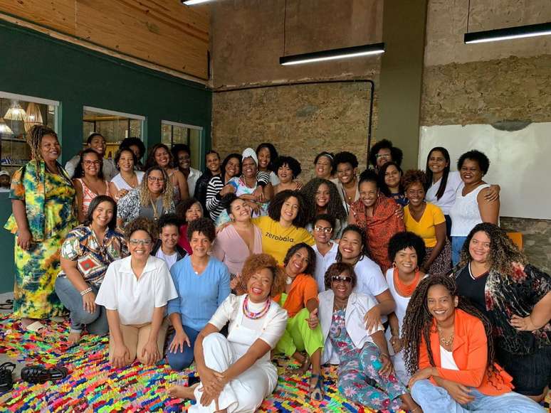 Oficina Corpo Fala para mulheres empreendedoras das periferias de Salvador. Profissionalização quebra barreiras históricas