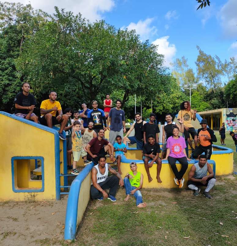 Parkour no Parque da Jaqueira, em Recife, de graça desde 2010. Quem chega atrasado, paga 20 flexões. 