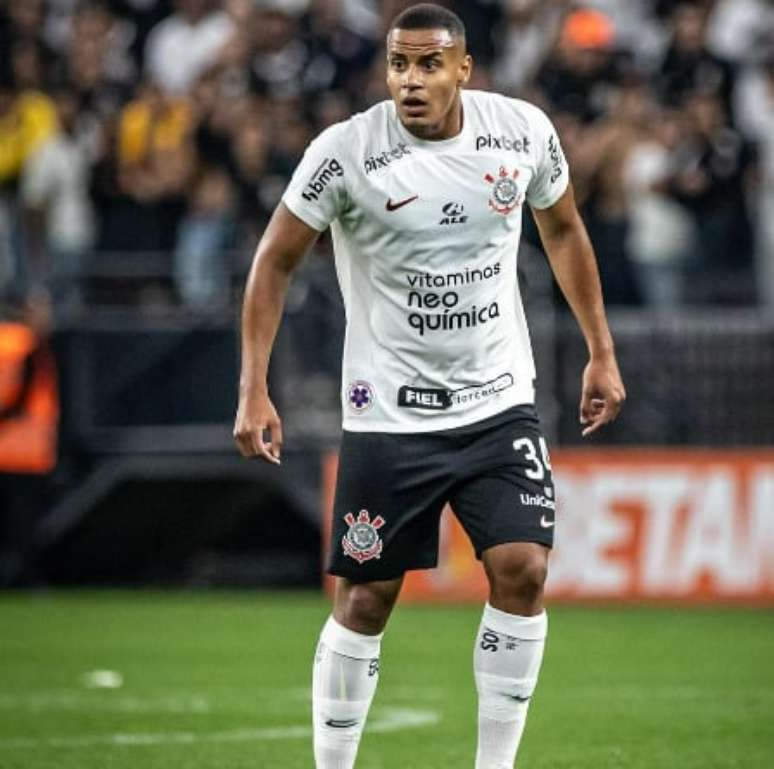 Corinthians gives the green light and Murillo goes to England to sign a contract with the English club
