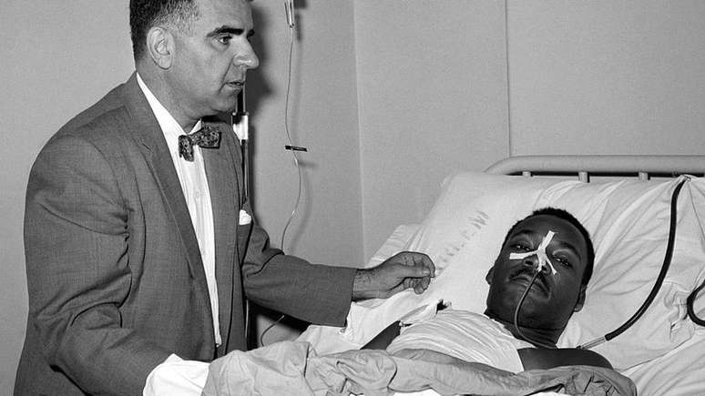 King se recuperou após ser esfaqueado em 1958