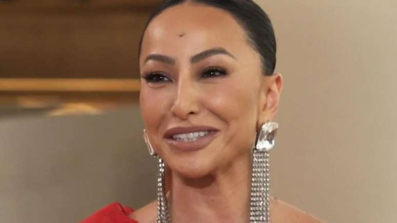 Sabrina Sato causes controversy by wearing a different coat worth R$ 8 thousand: “It looks like a duvet”