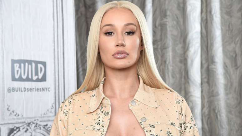 Polícia encerra show de Iggy Azalea na Arábia Saudita: "Por causa das minhas calças"