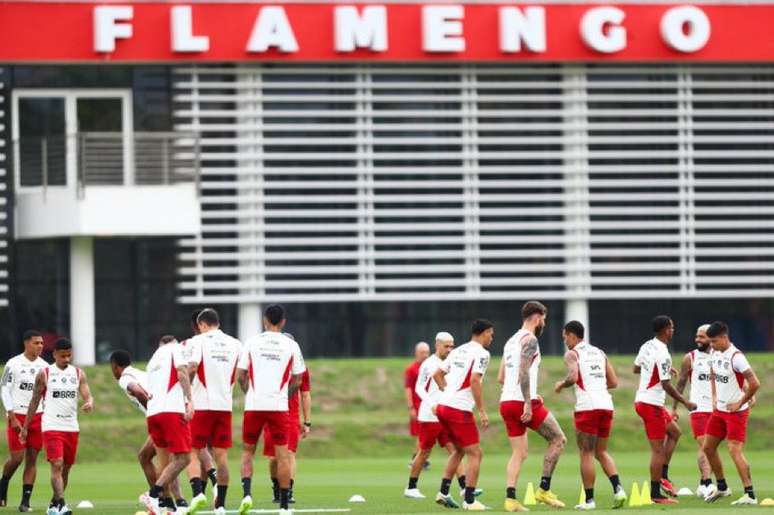 Sampaoli chega ao Ninho para treino do Flamengo hoje (26)